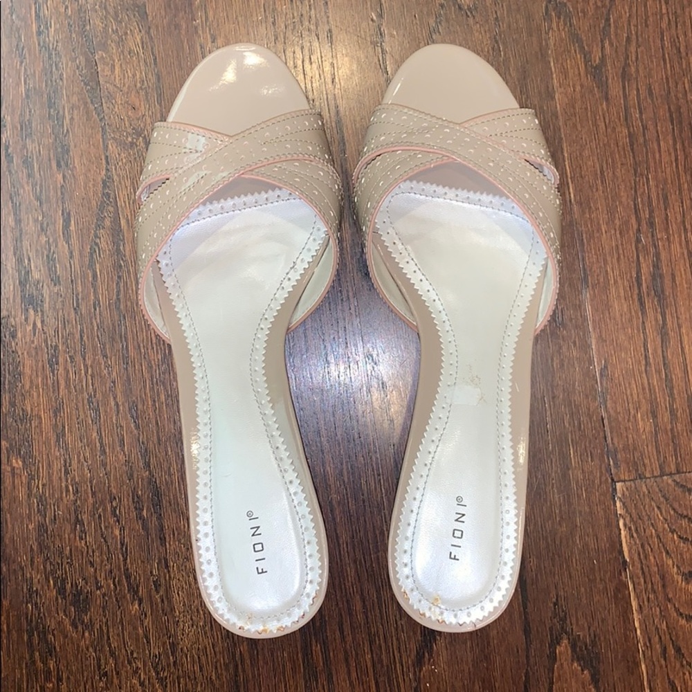 Heels - Picture 6 of 6